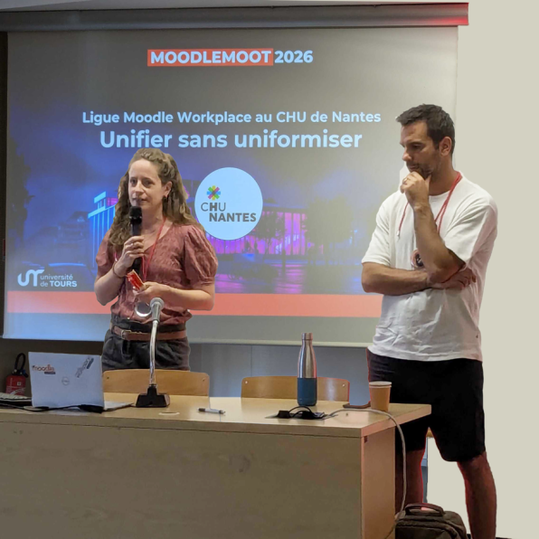 Image montrant Conférence co-présentée par Flavy Benoit et Florent Méchin au Moodle Moot 2026 à L'université de Tours.